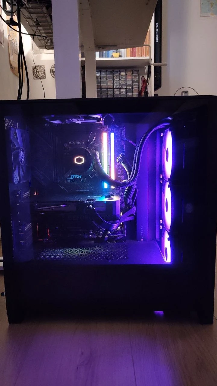 By the beginning of the summer I assembled my reasonably beefy desktop pc: i7 12700k, 48GB of memory, a modest Nvidia 4060 with 8GB of vram. Nowdays I keep most of these lights off.
