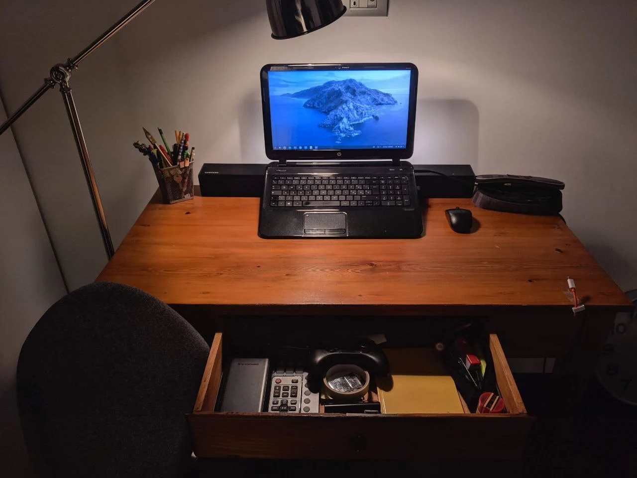 For some time I used a cool chestnut table. The PC was still disappointing.